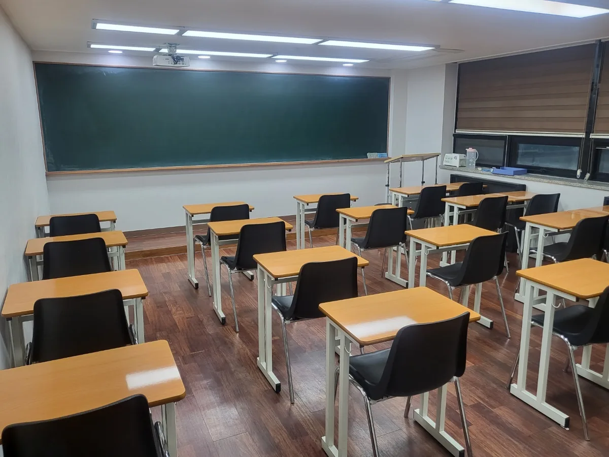 용인시 수지구 상현동 어린이집 과학실 장비 주변 정밀 위생청소 사례 - 행진크린