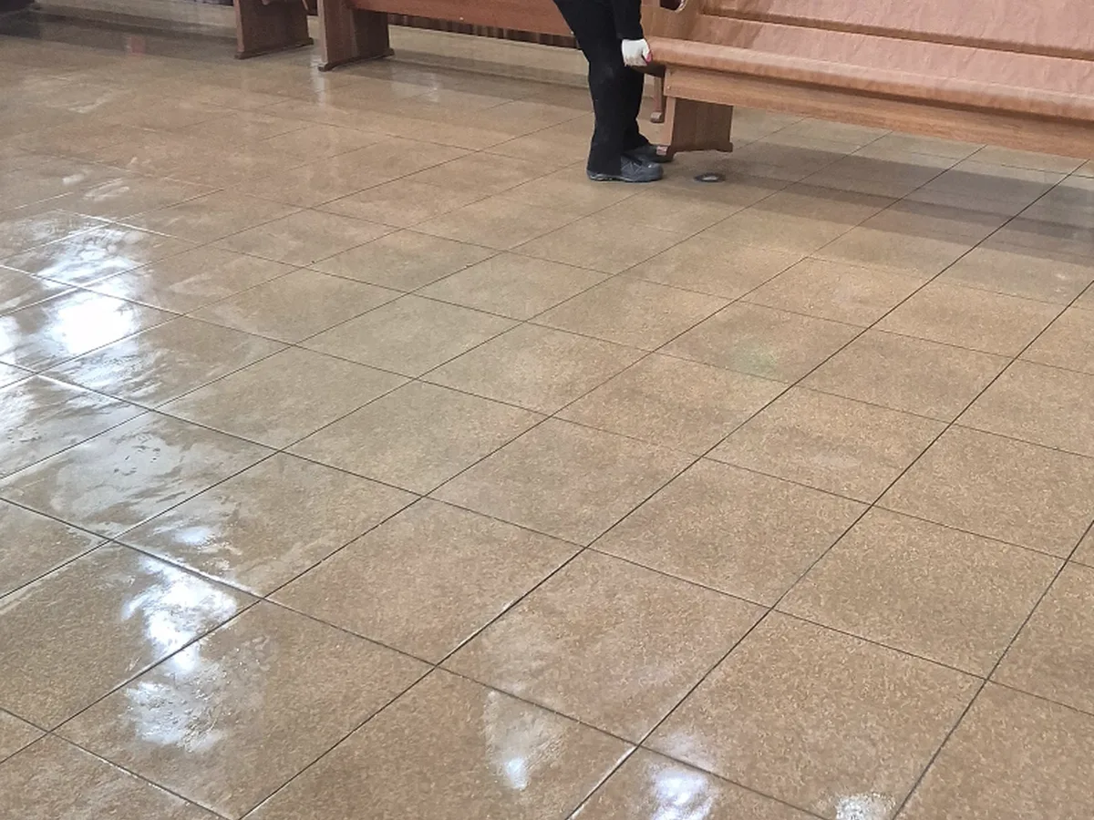 여주시 매룡동 예배당 방송실 장비 주변 정밀 위생청소 사례 - 행진크린