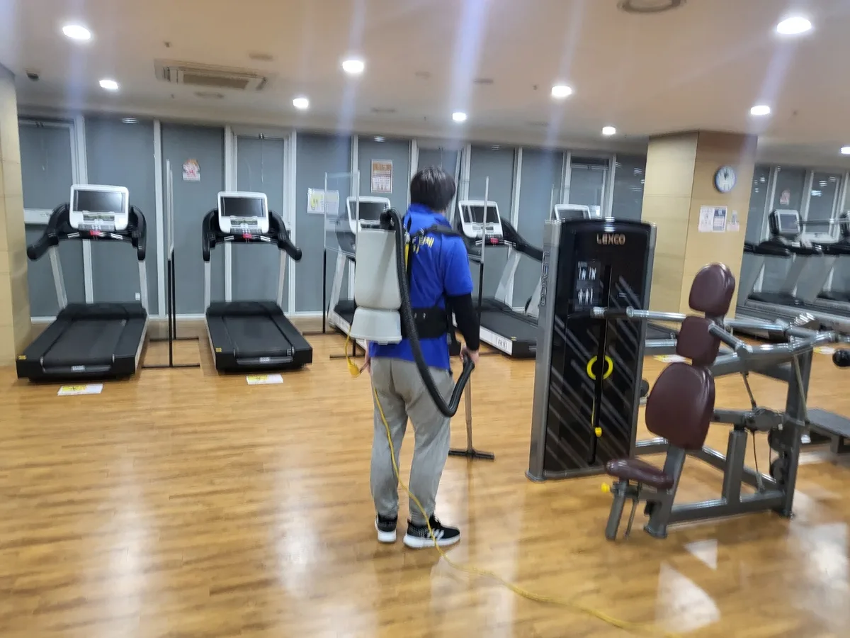 이천시 마장면 헬스장 샤워실 장비 주변 정밀 위생청소 사례 - 행진크린