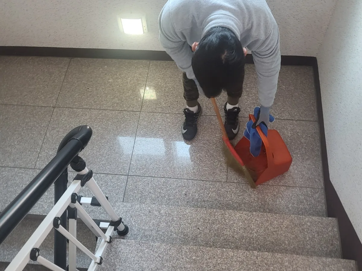 광주시 도척면 빌라 공동현관 장비 주변 정밀 위생청소 사례 - 행진크린